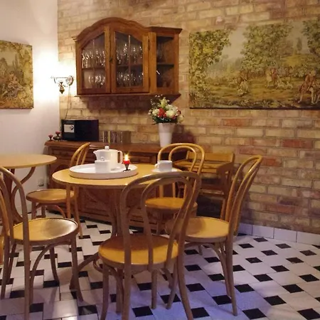 Ambra Hotel *